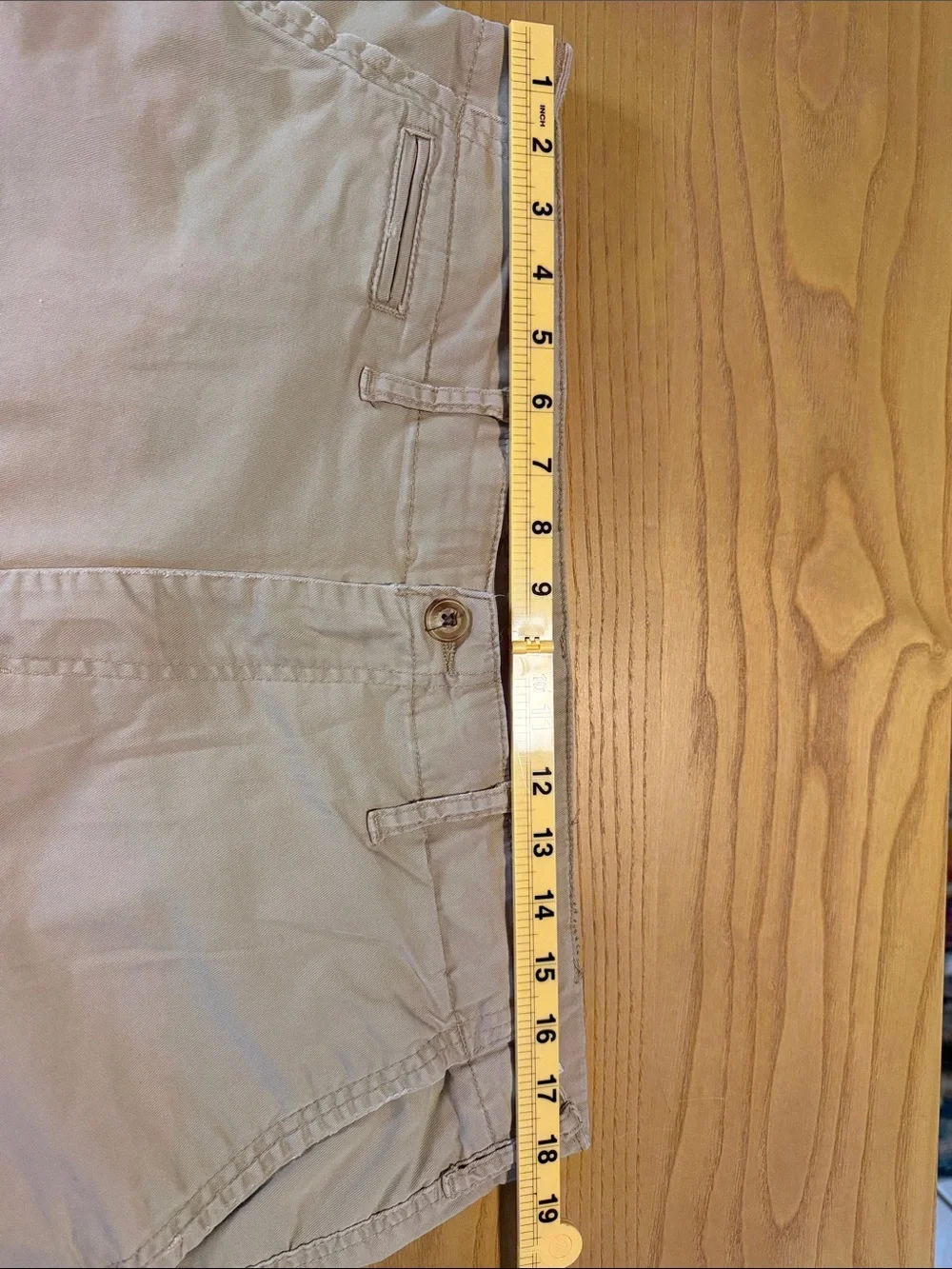 American Eagle Outfitters Men’s Light Khaki Flat-Front Shorts